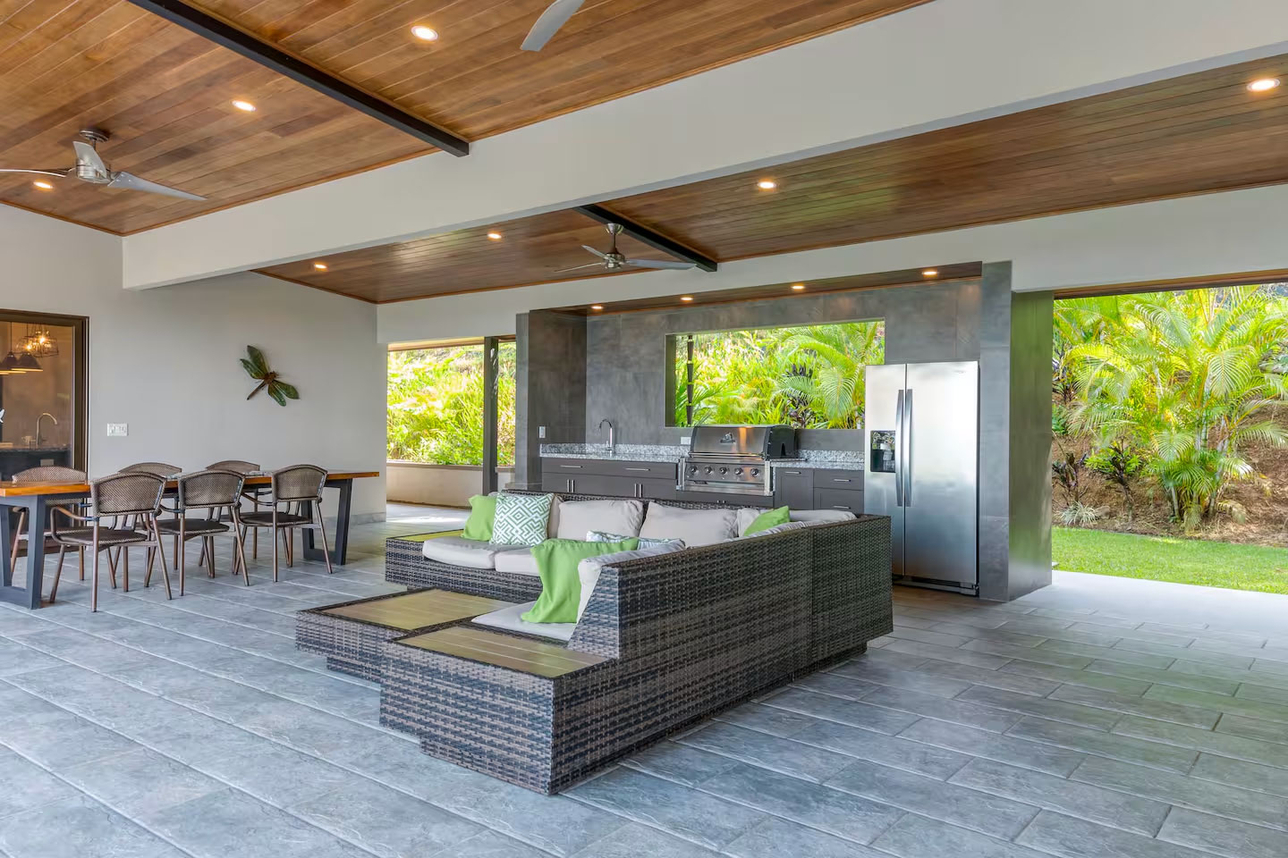 Open-air living and dining space at Villa Ballena